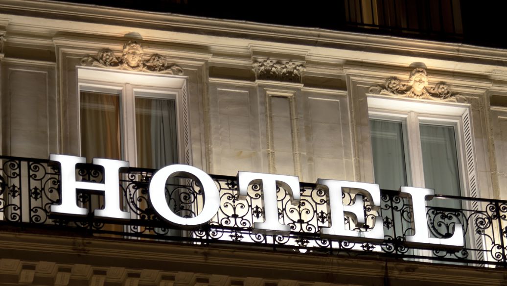 四川好色先生TV下载APP广告树脂发光字和亚克力字有什么区别?