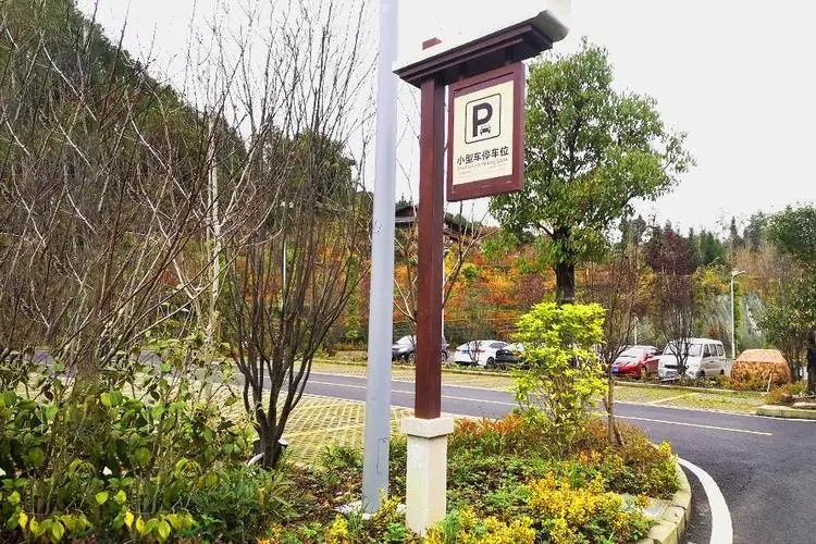 成都广告公司说高铁站的导向标识怎么确定大小？